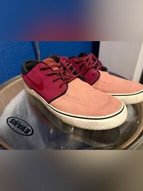 9.5 Nike SB Janoski Red Pink Cork Skate Shoes